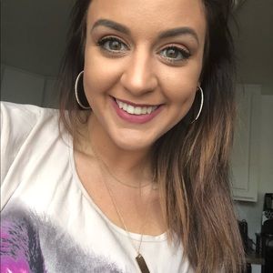 Meet your Posher, Olivia